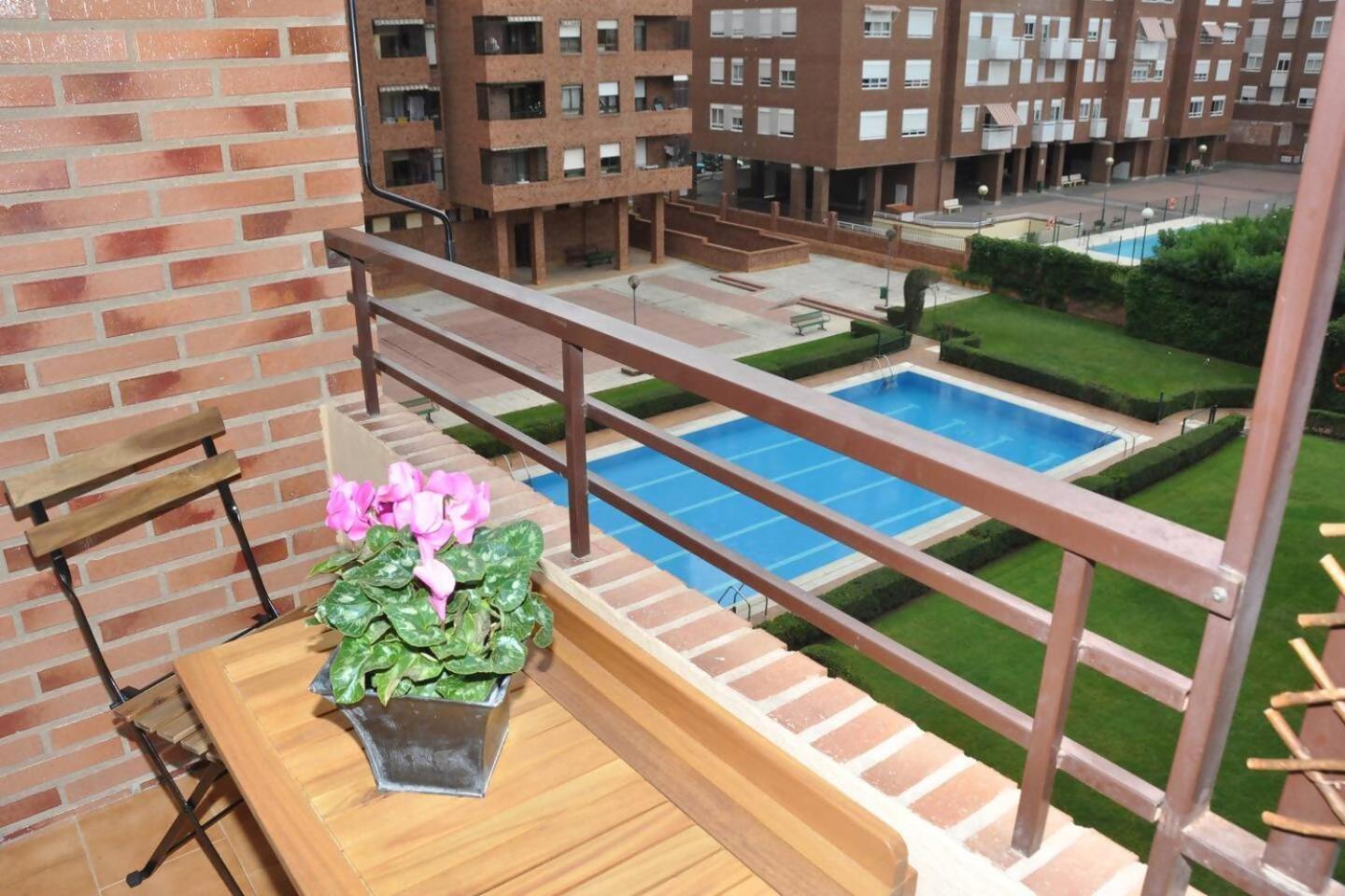 Apartamento La Estambrera II con Wifi y Aire Acondicionado Logroño Exterior foto